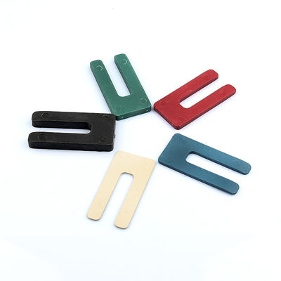 OEM / ODM Kunststoff-Türrahmen-Schirme U-Typ-Nylon-Packer 3,2 mm X 75 mm